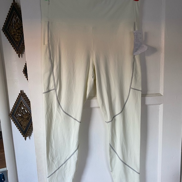 Fabletics Pants - NWT Fabletics High Waisted Cold Weather Reflective Leggings XXL 2X Plus